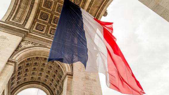 Drapeau de l'Arc de Triomphe