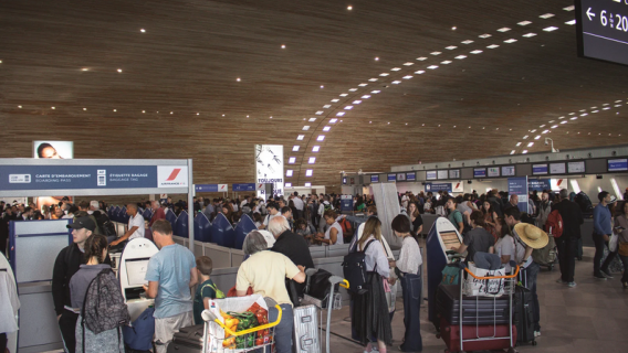 Usagers dans un a&eacute;roport