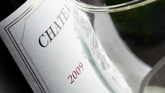 Illustration d'une bouteille de vin avec etiquette