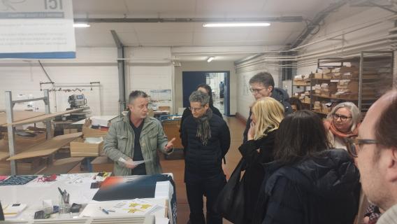 Les auditeurs de la vingt-troisième promotion du CHEDE en visite à Noret.