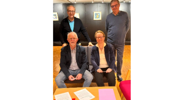 Photographie de la séance de signature de la convention, le 11 décembre 2025