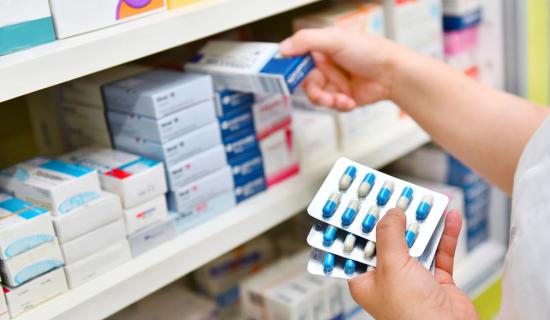 Médicaments sans un rayon de pharmacie
