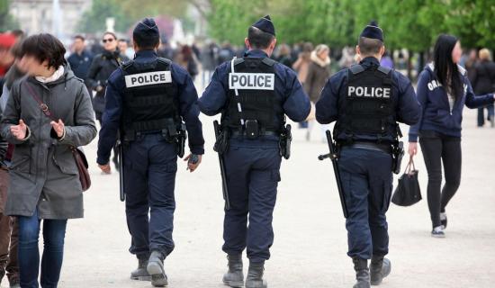 3 policiers de dos
